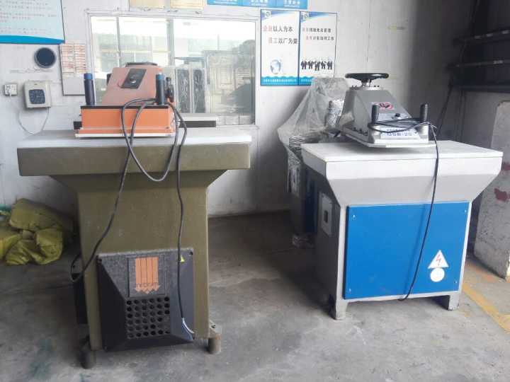 手機(jī)皮套切割機(jī)報價 廠家